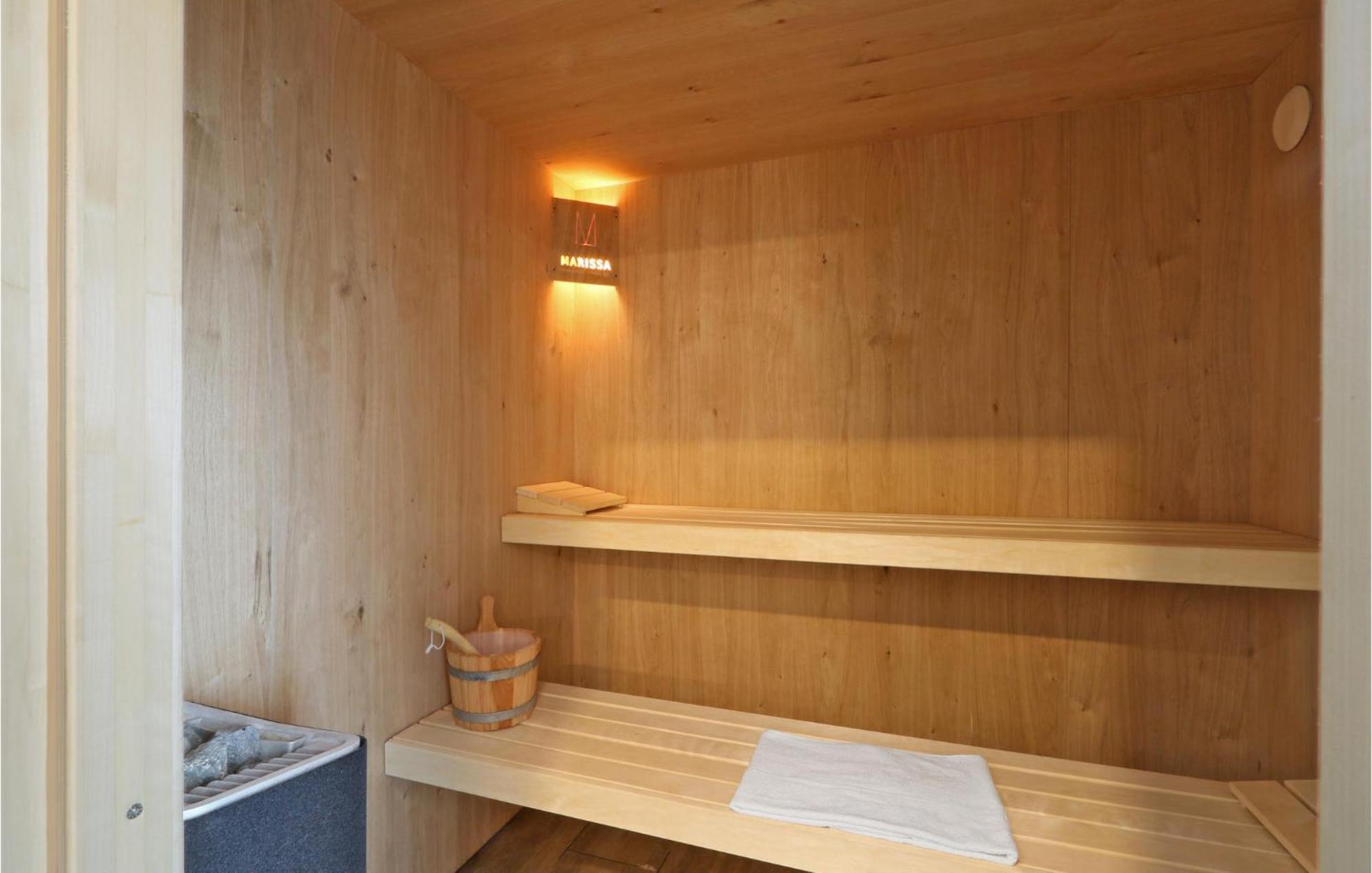 Cozy Home In Lembruch-Duemmer See With Sauna Esterno foto
